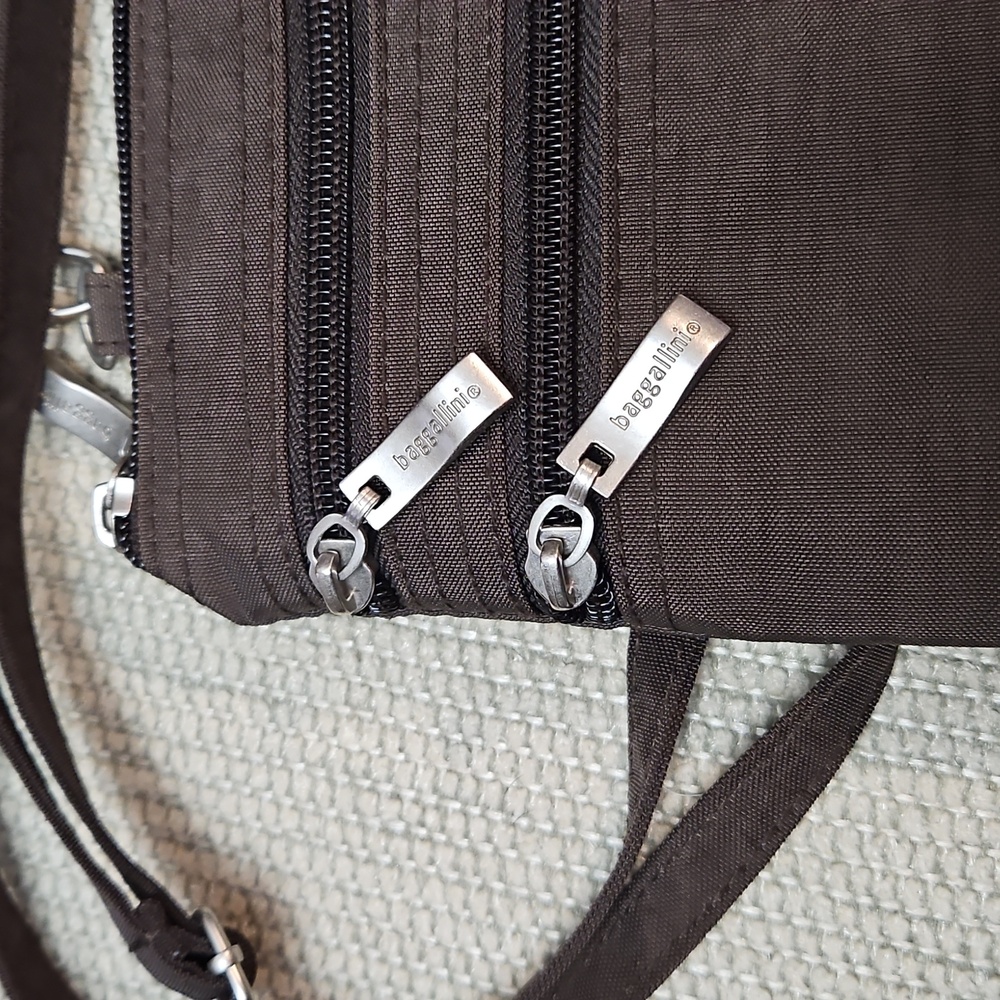 Baggallini Brown Crossbody Bag Travel Vacation - Picture 9 of 12